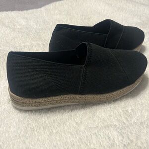 TORY BURCH BLACK PLATFORM SHOES SIZE 8